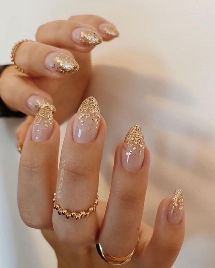 Backdate 3 Eye Catching Gold Nail Ideas To Spice Up Your Appearance