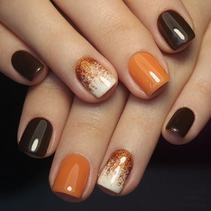 Backdate 3 + Trendy Manicure Ideas In Fall Nail Colors