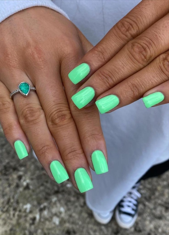 Niche Utama 1  Best Green Nails Design To Get This Summer - Mycozylive