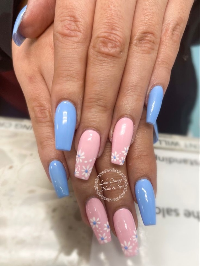 Niche Utama 1 Pink & Blue Spring Nails