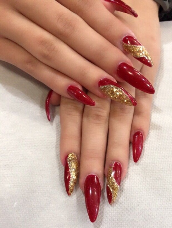 Niche Utama 1 Red & Gold Glitter