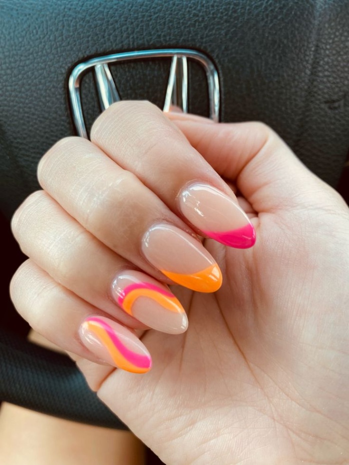 Niche Utama 1 Summer Almond Nails