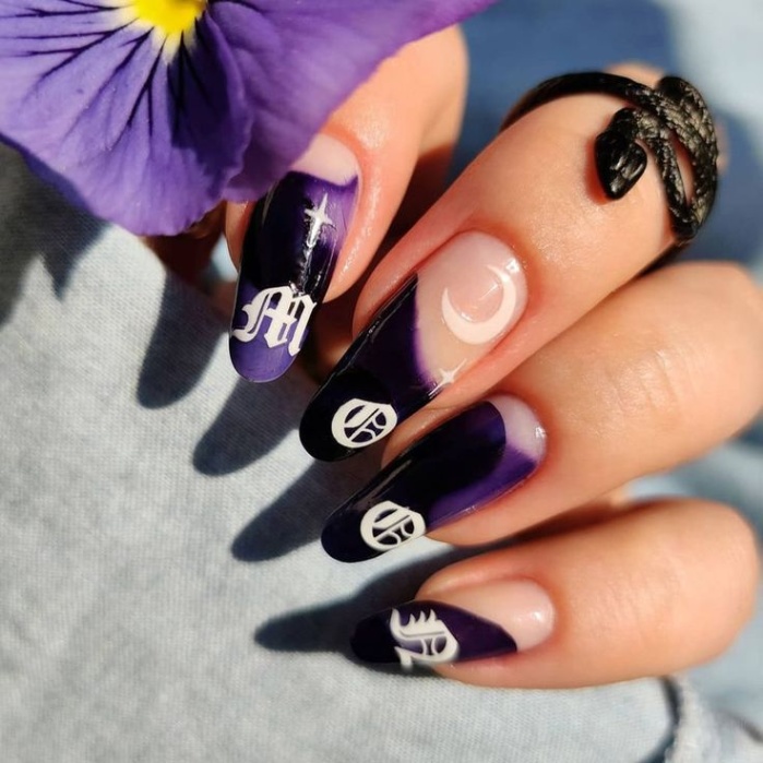 Niche Utama 2  Best Moon Nail Art Designs