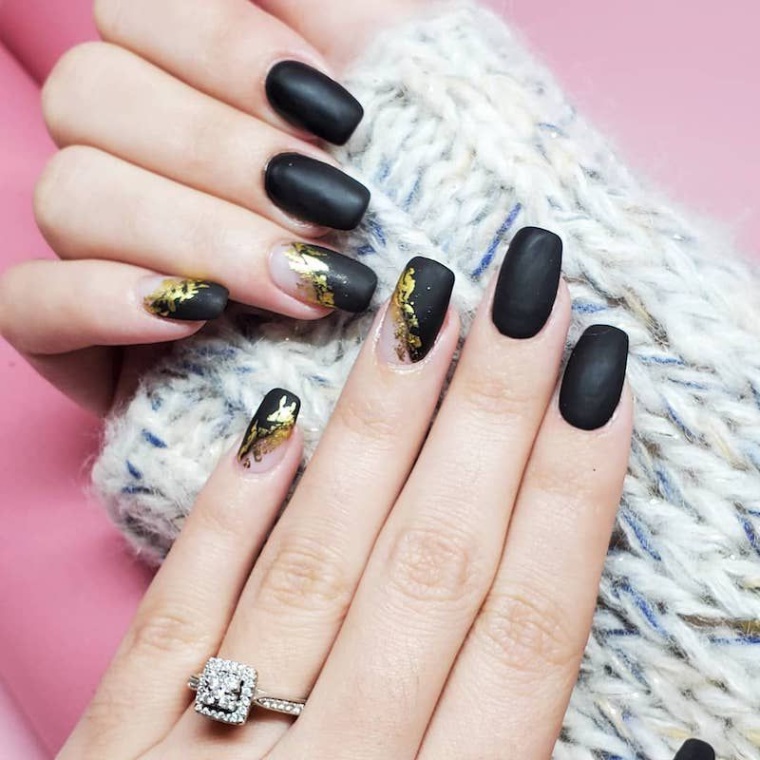 Niche Utama 2  Black And Gold Nail Designs For Every Season And Occasion