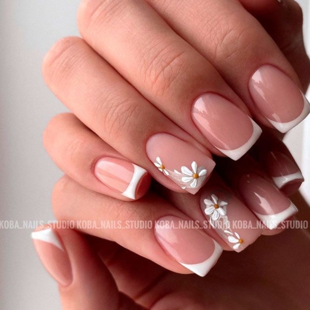 French Tip Nails Design