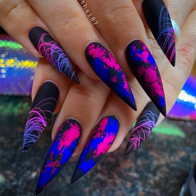 Niche Utama 2 Modern Long Nails Designs