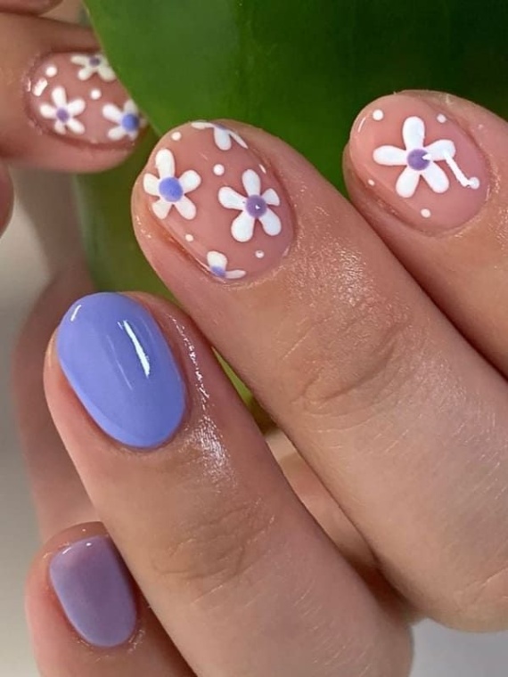 Niche Utama 2  Simple Flower Nail Designs To Elevate Your Style Game  The KA Edit