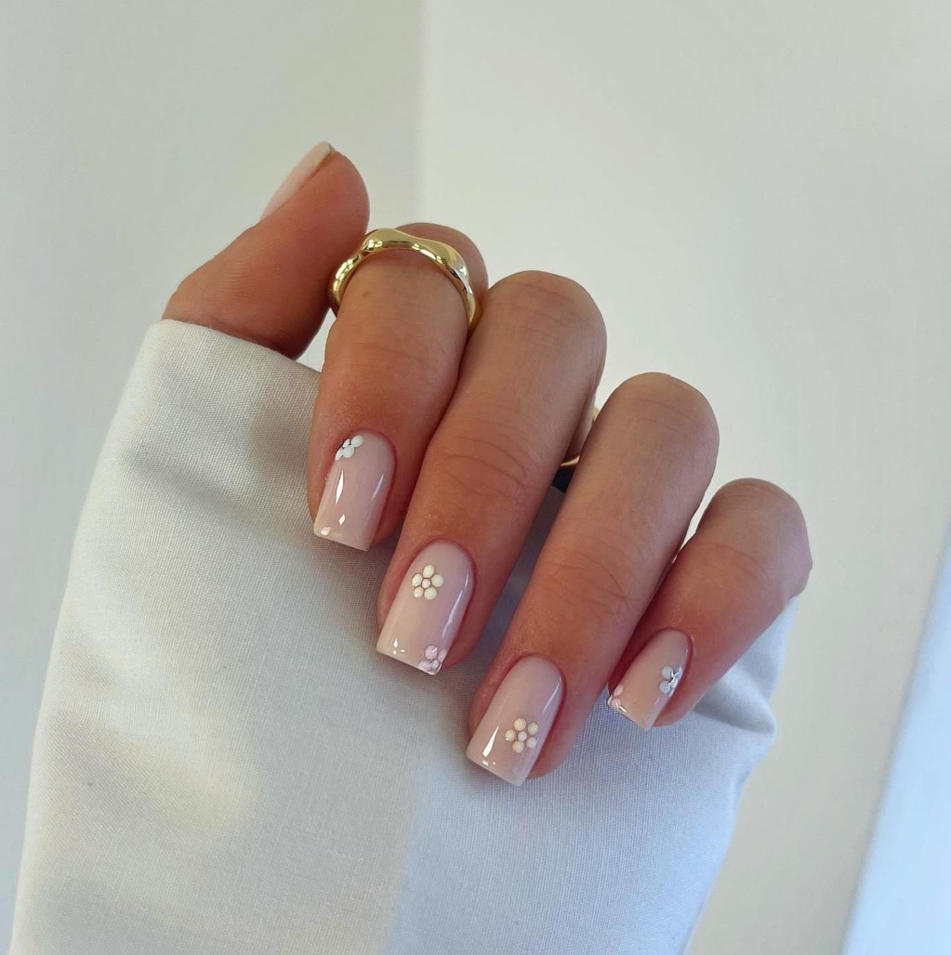 Niche Utama 2  Simple Nail Designs  - Easy Nail Art Trends To Try