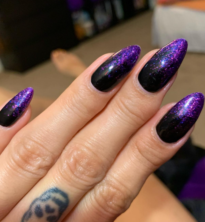 Niche Utama 2 Stunning Black And Purple Nail Designs To Inspire Your Next Manicure