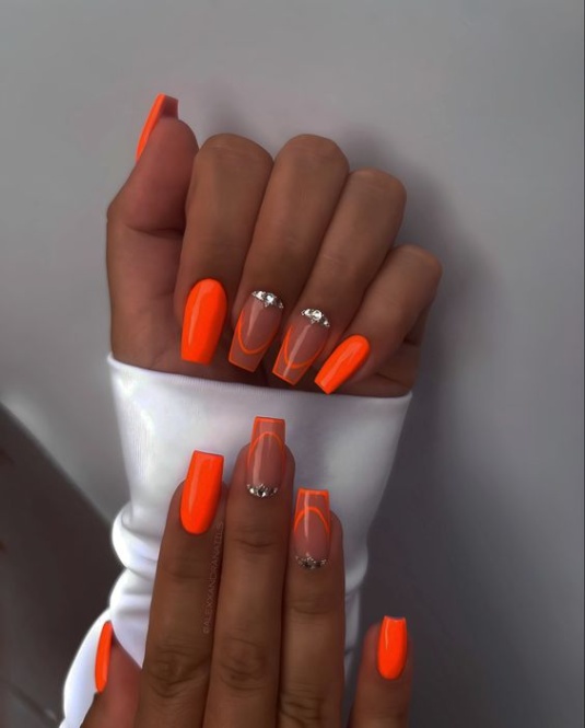 Niche Utama 2 + Summer Orange Nails 24: Insta Worthy Designs